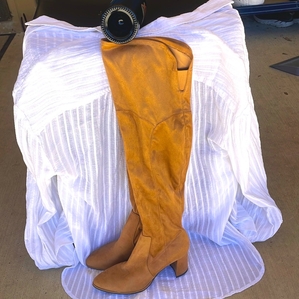 New high knee boots Marc fisher